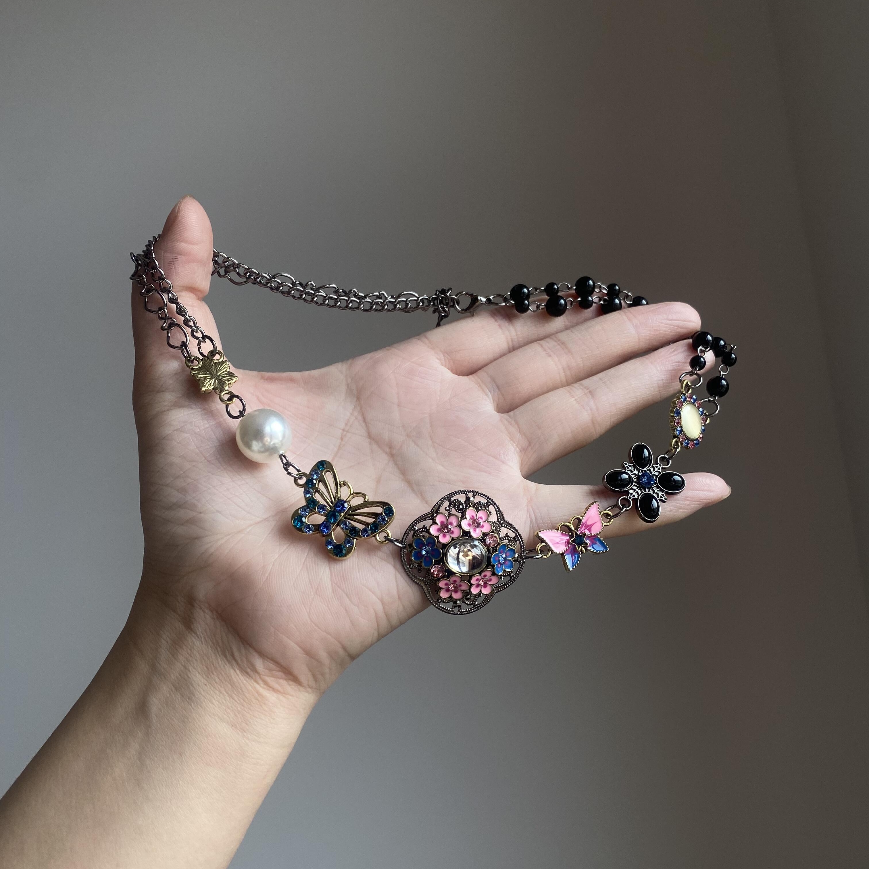 Garden Ward Choker With Twin Bloom Butterfly