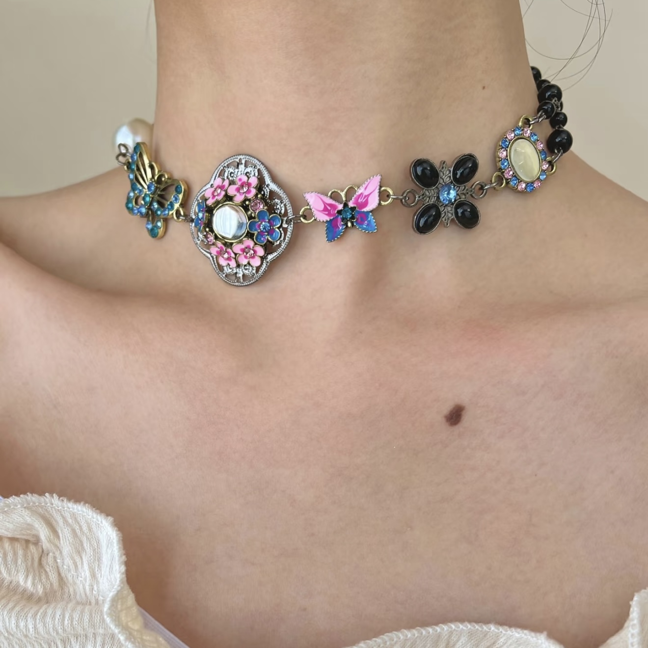 Garden Ward Choker With Twin Bloom Butterfly