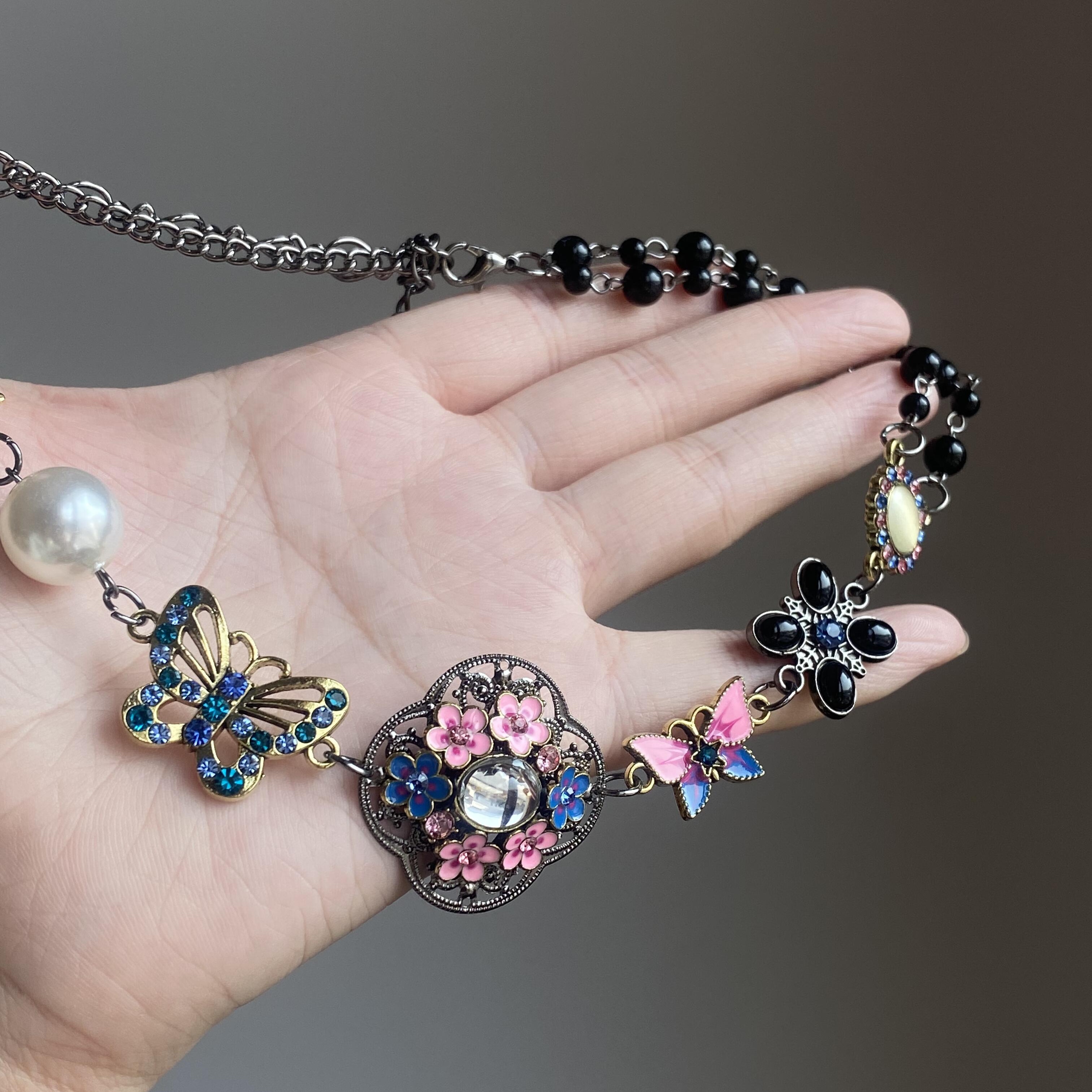 Garden Ward Choker With Twin Bloom Butterfly