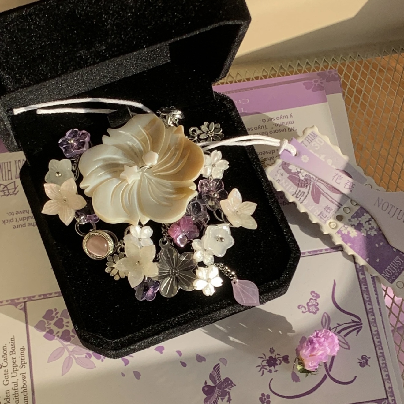 Ocean Seashell Lisianthus Flower Relief Necklace