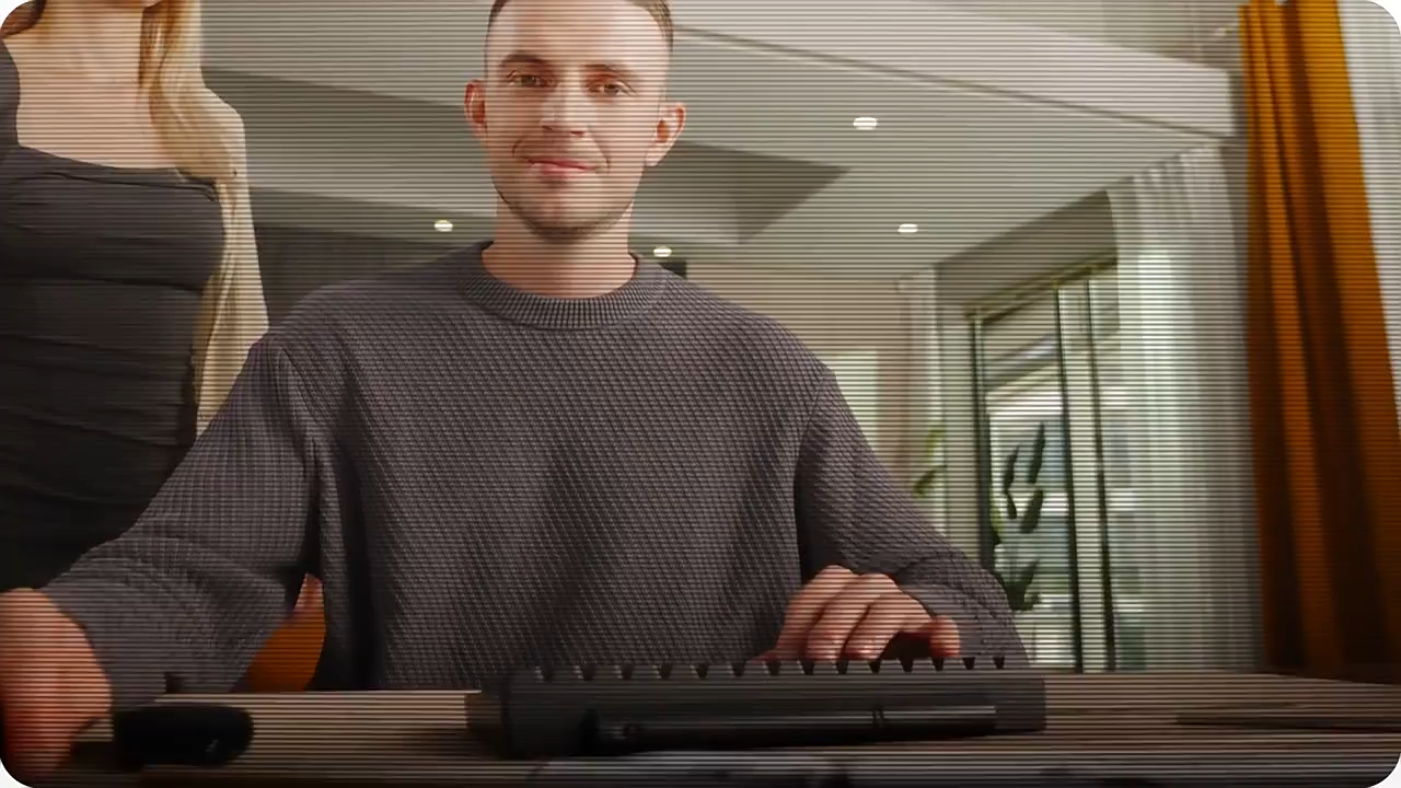 SIGOR 2025 Hot Product  Robot AI Intelligent Robot for Phone Accompany Desk Toy