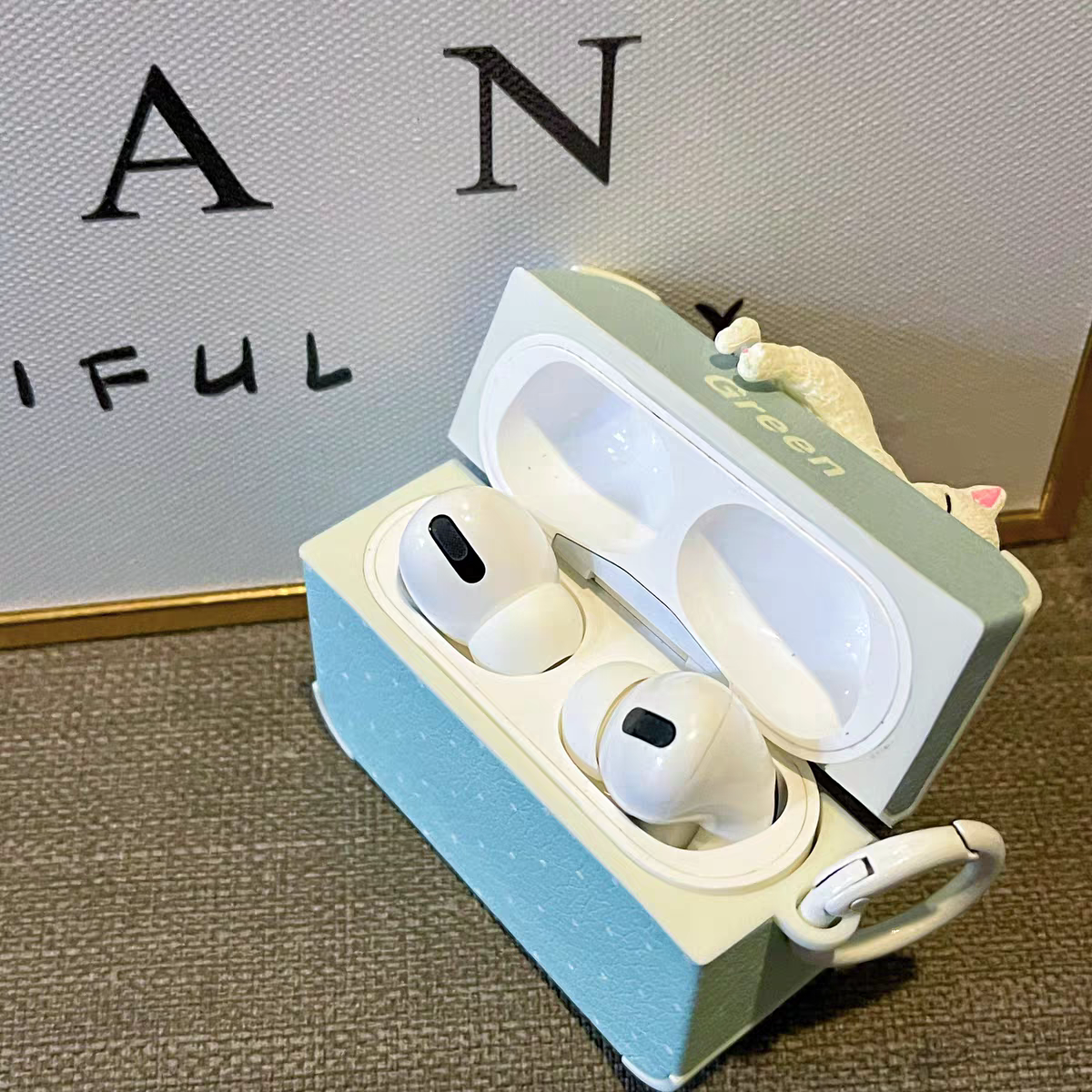 SIGOR Polka Cat AirPods Case