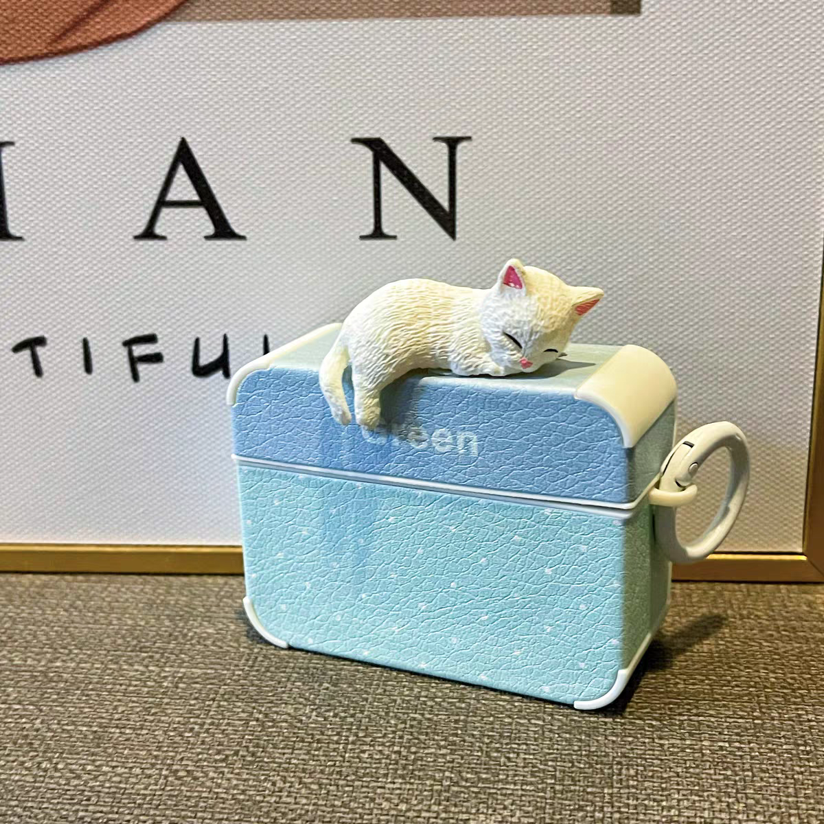 SIGOR Polka Cat AirPods Case