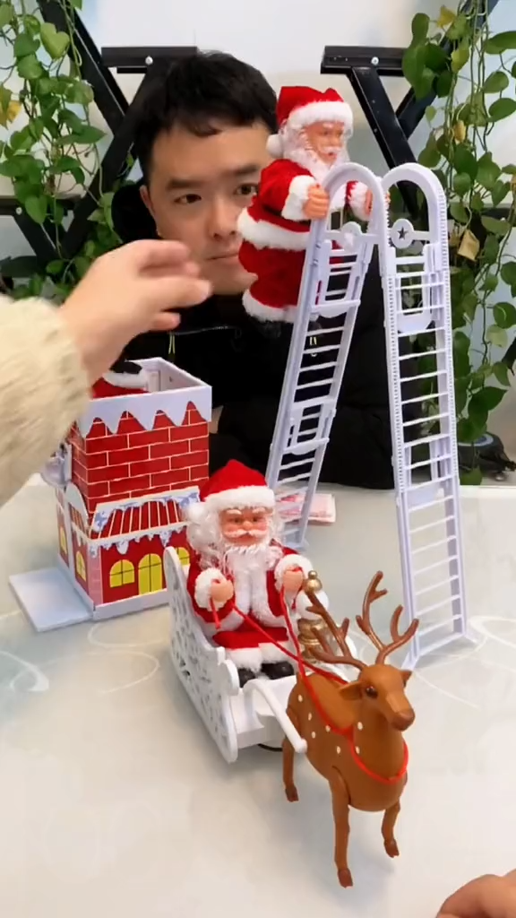 SIGOR FREE SHIPPING Electric Dancing Santa Claus Christmas Toy